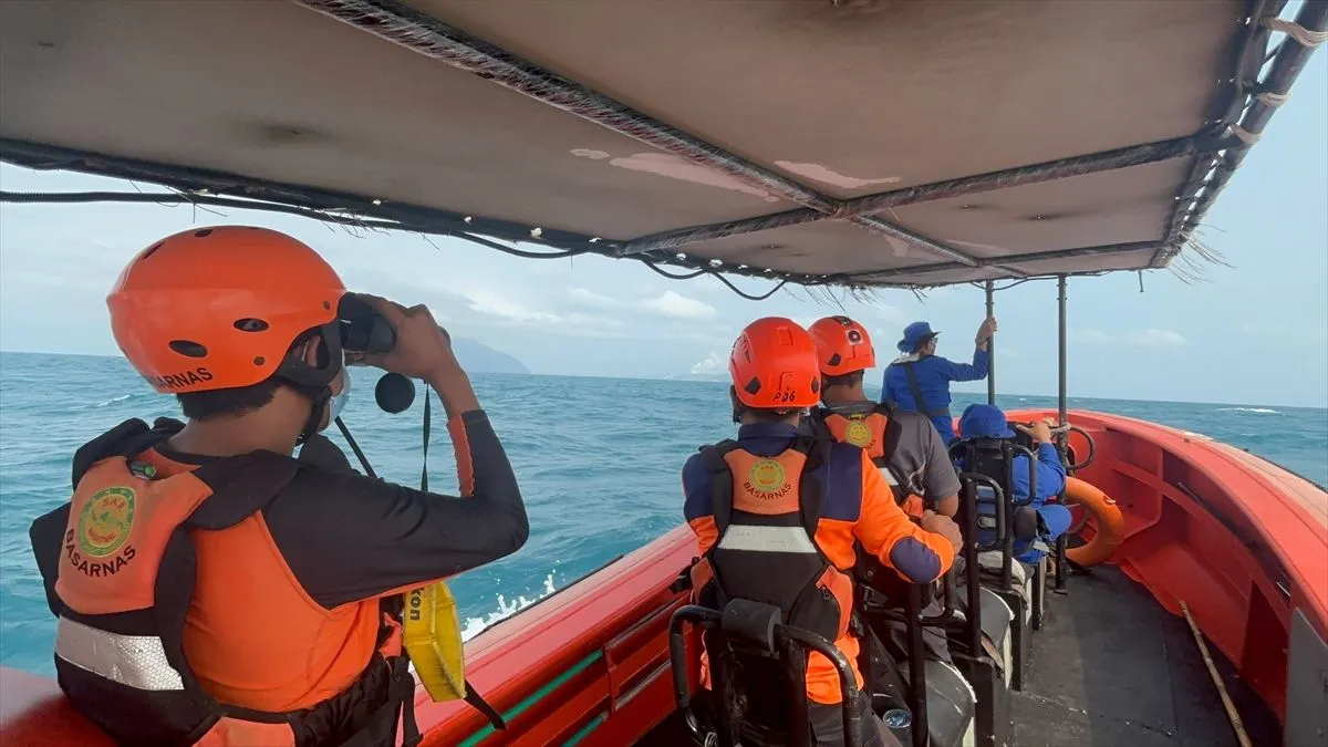Šest poginulih nakon potonuća broda u Indoneziji, 140 ljudi još nestalo