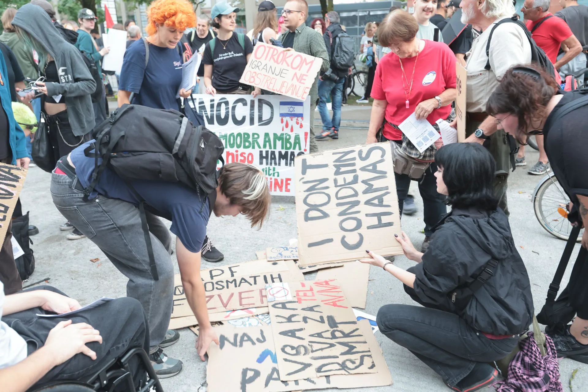 Ljubljana, Slovenija - 9. septembar 2026:Na platou ispred više institucija Slovenije u Ljubljani u srijedu je održan protest povodom posjete izraelskog ministra vanjskih poslova Gideona Sa'ara i otvaranja izraelske ambasade u Dimičevoj ulici.Okupljeni dem