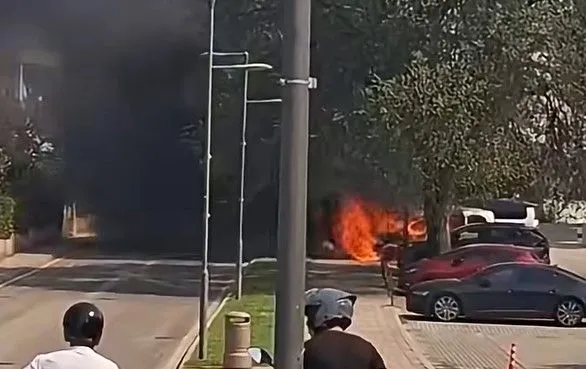 Državljanin BiH šefu u Vodicama zapalio automobil pa mu poslao snimku
