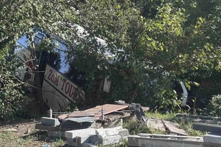 Teška nesreća u BiH, autobus sletio sa puta, više povrijeđenih