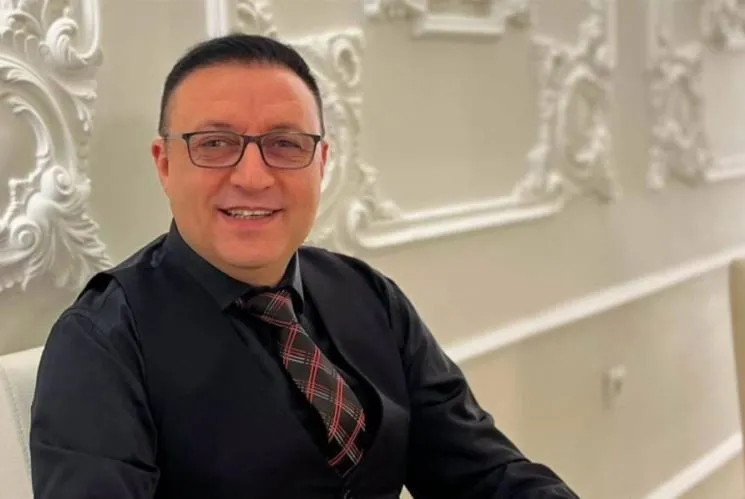 Pucnjava u Sjevernoj Makedoniji, ranjen pjevač Aziz, napadači pucali iz vozila
