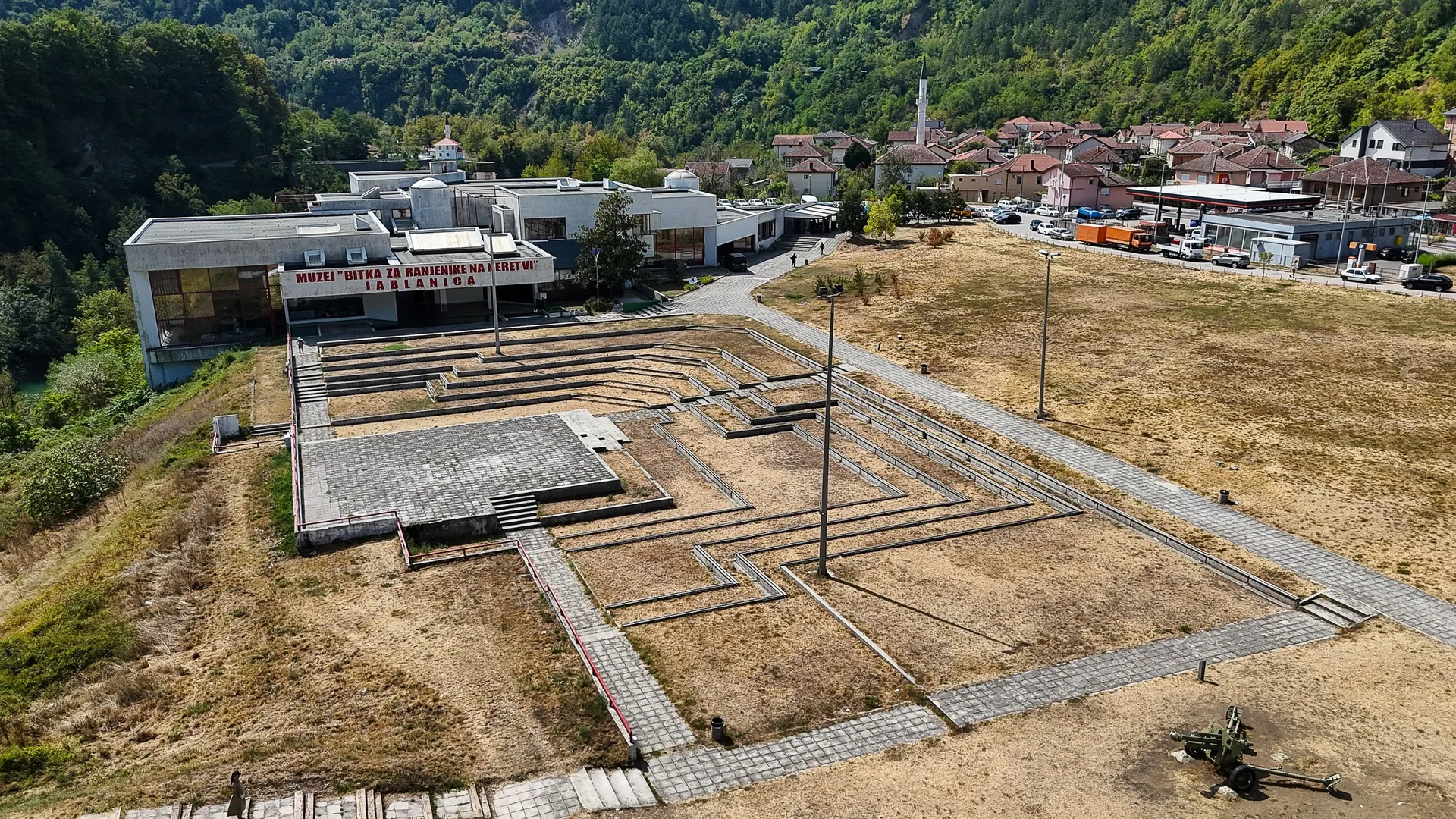 Muzej „Bitka za ranjenike na Neretvi“