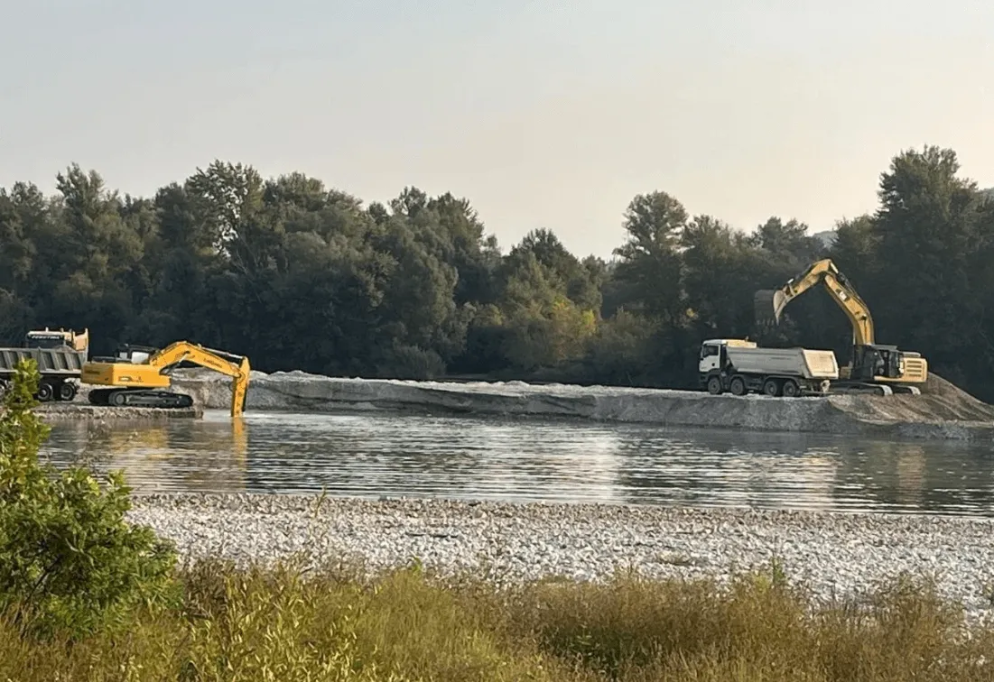 Bageri u koritu Neretve, ribolovci traže hitnu obustavu radova