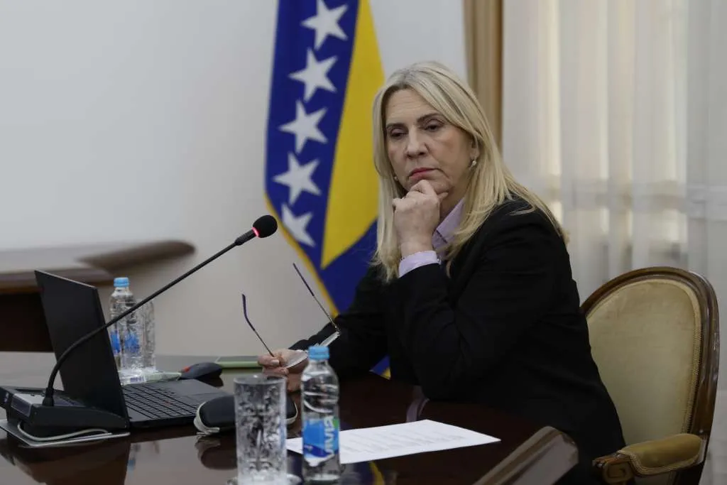 „Gradimo mostove prijateljstva i zajedništva“: Cvijanović čestitala Roš Hašanu