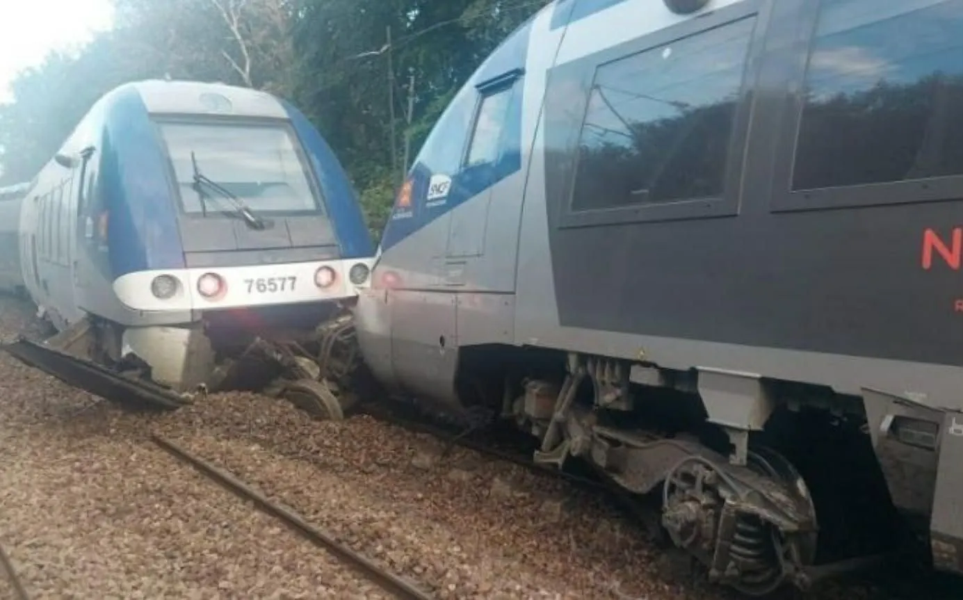 Teška nesreća u Francuskoj, voz iskočio iz šina, povrijeđene 44 osobe