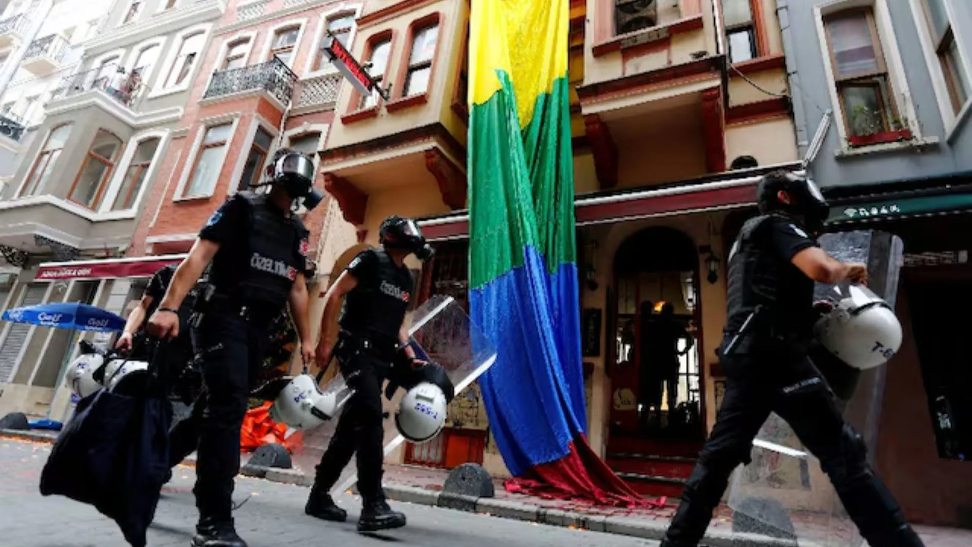 Desetine privedenih u Turskoj u racijama protiv LGBTQ+ organizacija