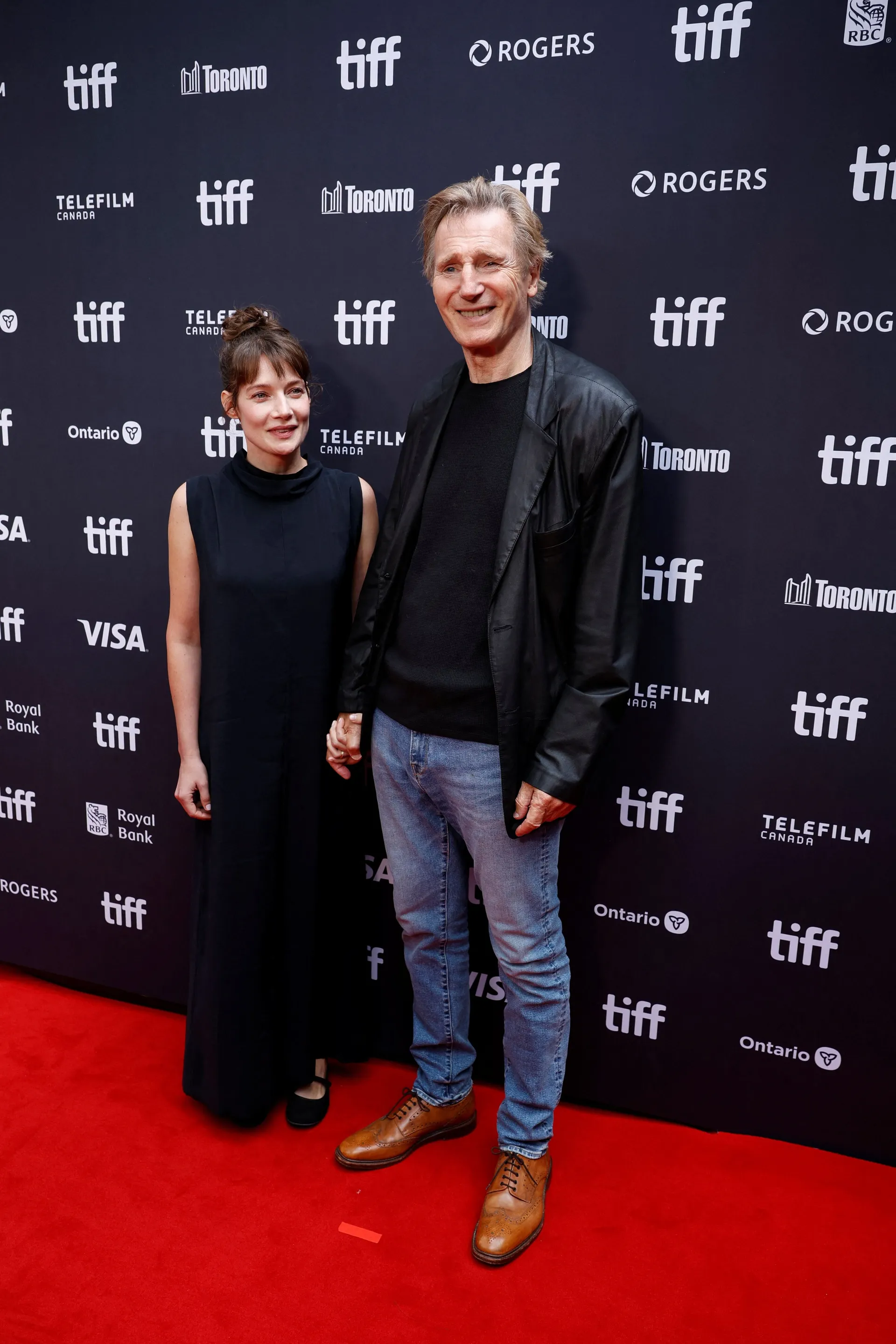 Liam Neeson privukao pažnju s mlađom kolegicom, spominje se i Pamela Anderson