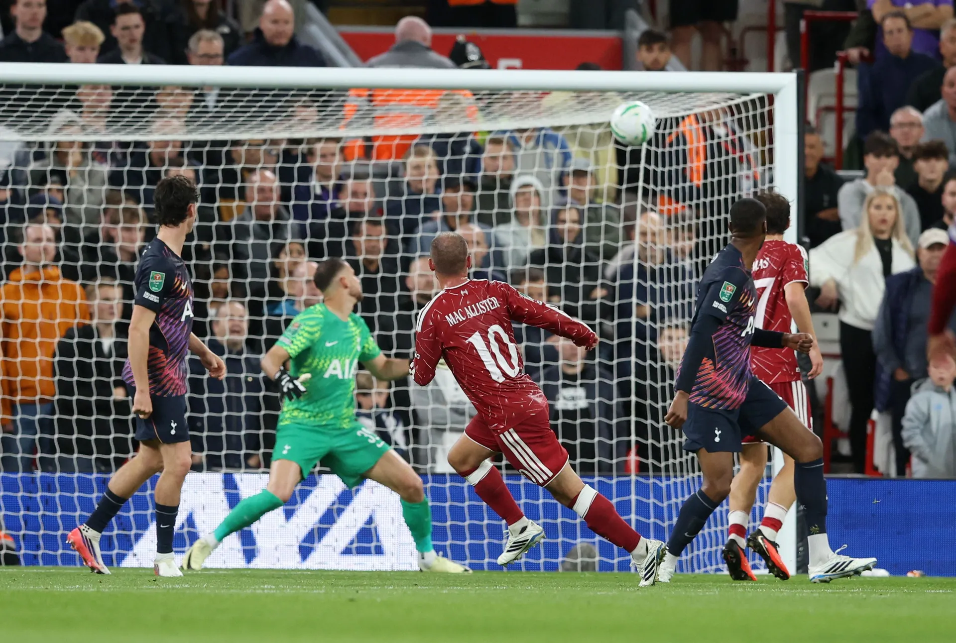 Kakva bomba! Mac Allister golčinom donio prednost Liverpoolu u derbiju Liga kupa
