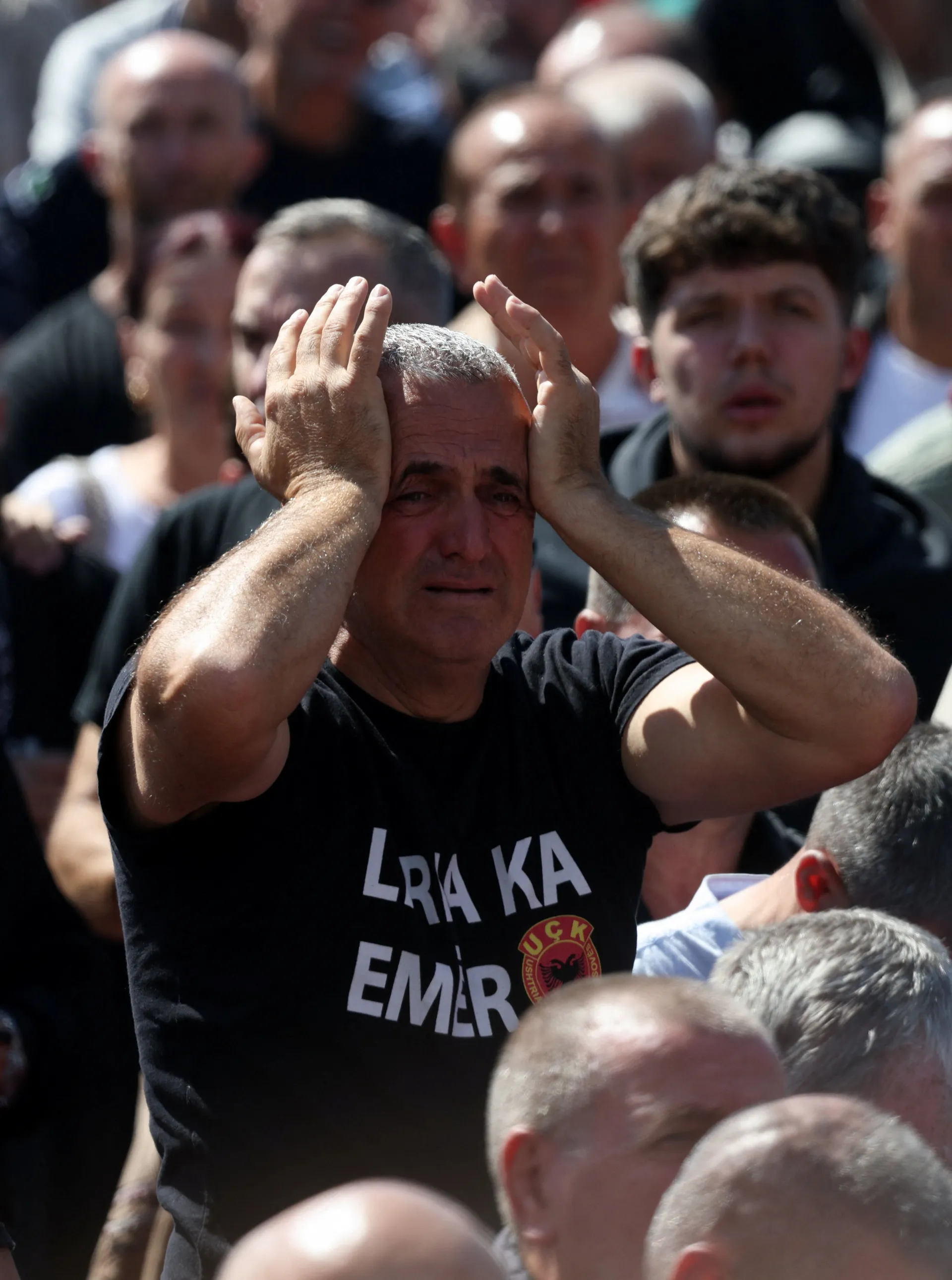 Protestna šetnja i suze u Prištini nakon presude čelnicima OVK - slika 3