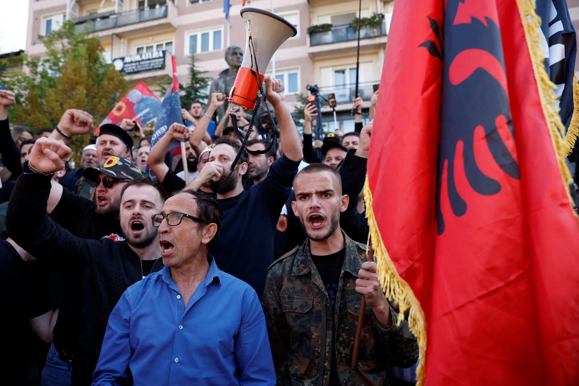 Protestna šetnja i suze u Prištini nakon presude čelnicima OVK - slika 6