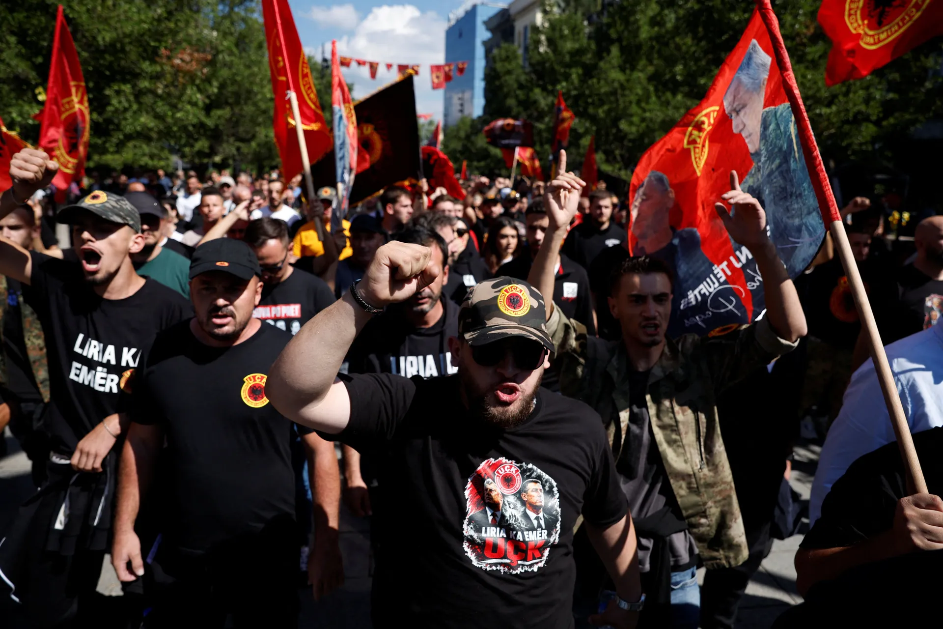 Protestna šetnja i suze u Prištini nakon presude čelnicima OVK
