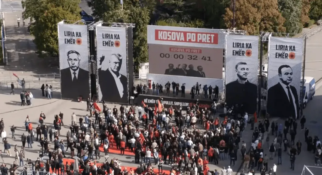 Počelo veliko okupljanje pred Haagom uoči presude Hashimu Thaciju i ostalima