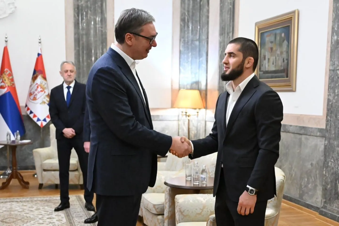 Islam Makhachev objavio fotografiju sa Aleksandrom Vučićem i izazvao negodovanje