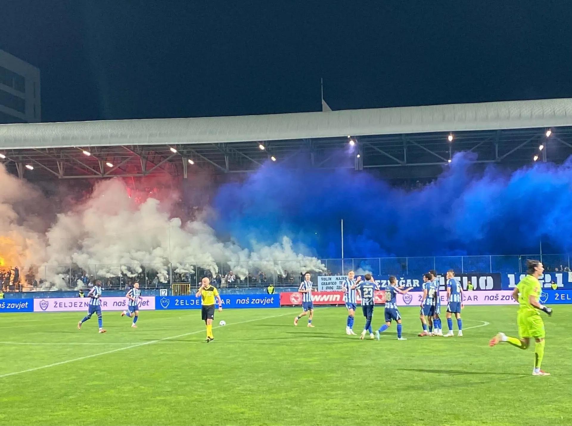 Fantastična atmosfera, navijači Željezničara napravili sjajan ambijent