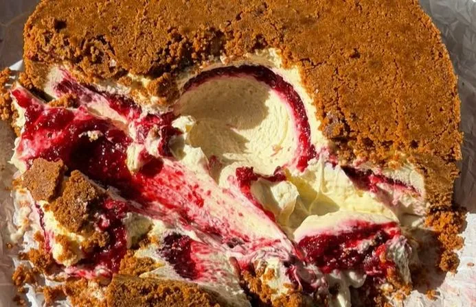 Prevrnuti cheesecake bez pečenja koji će vas osvojiti na prvi zalogaj