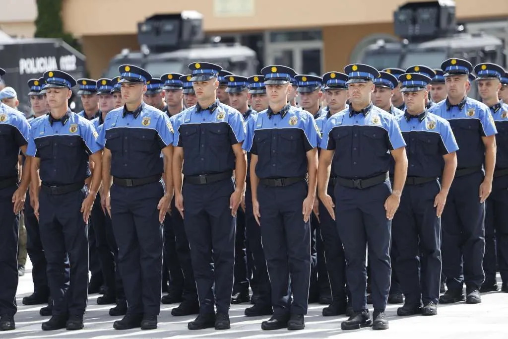 Sutra u Sarajevu defile policijskih snaga - "Od prvog poziva do odbrane države"