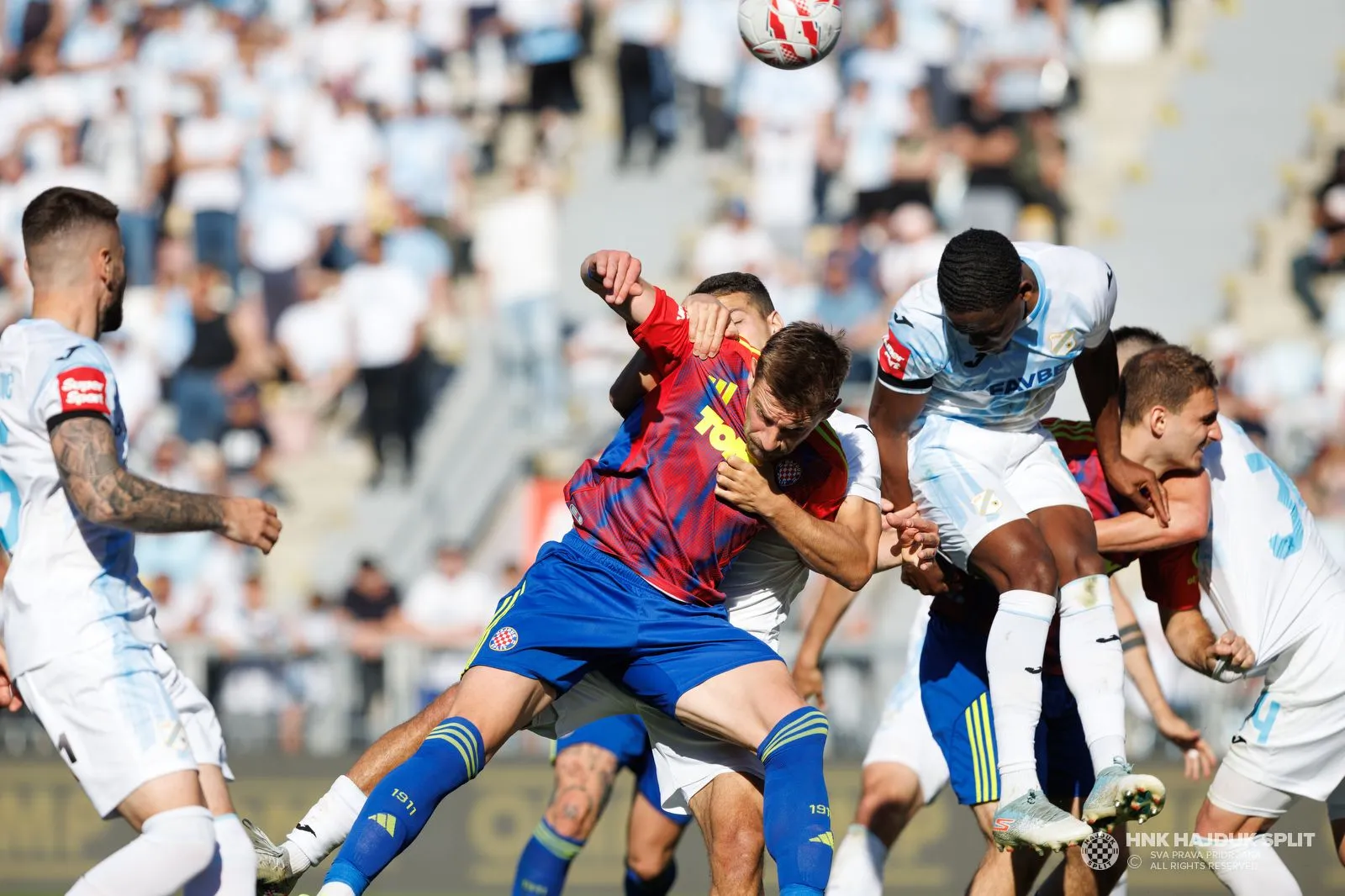 Rijeka deklasirala Hajduk u derbiju osmog kola hrvatskog prvenstva