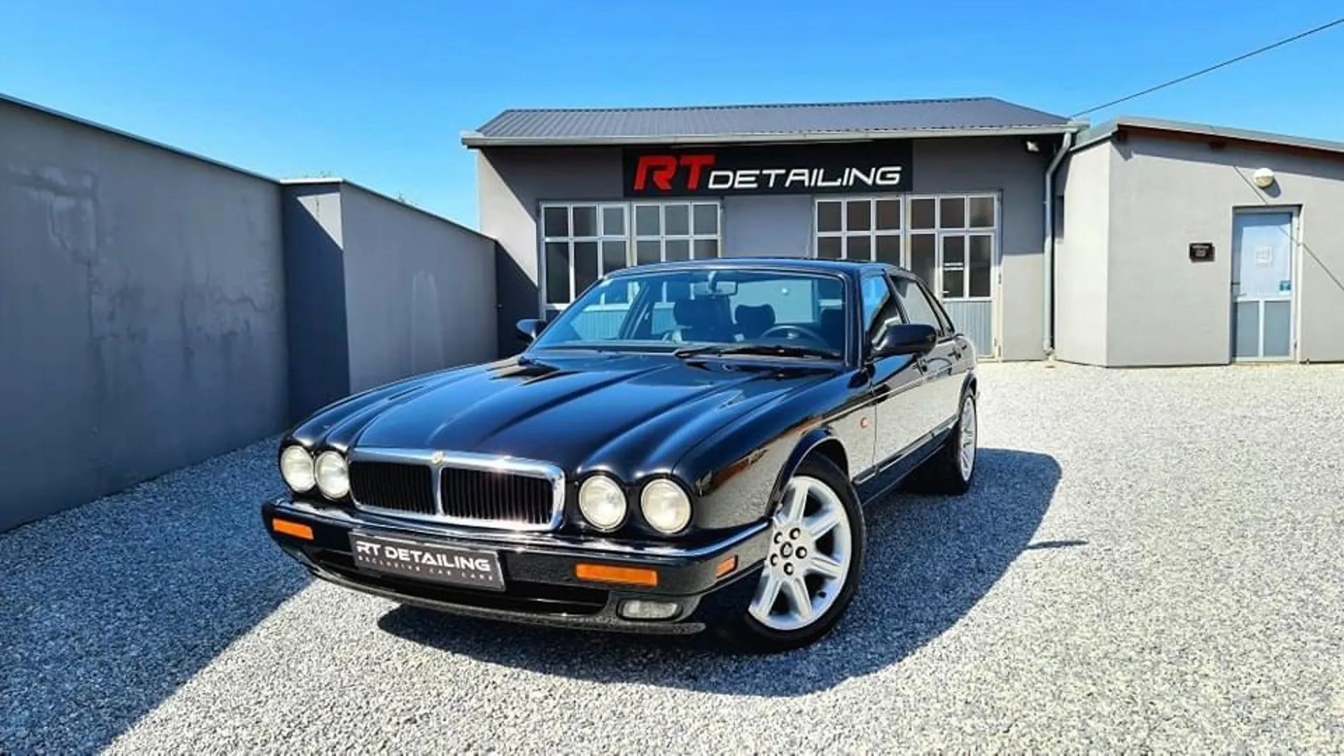Ovaj Jaguar proizveden je u samo 2.534 primjerka, prodaje se za oko 20.000 KM