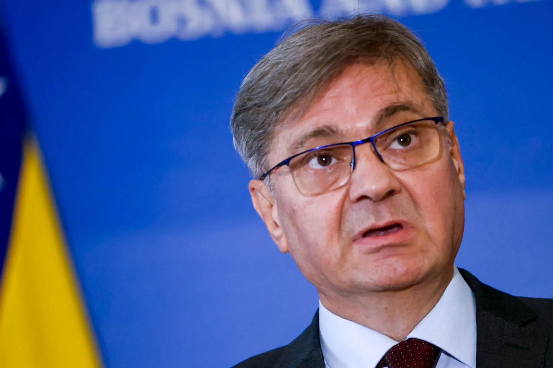 Zvizdić stao uz novinara kojeg je Dodik napao: Niko nema pravo da ih zastrašuje