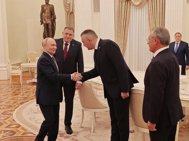 Putin se sastao sa Dodikom i Minićem, traži "pravedniji odnos prema Srbima"