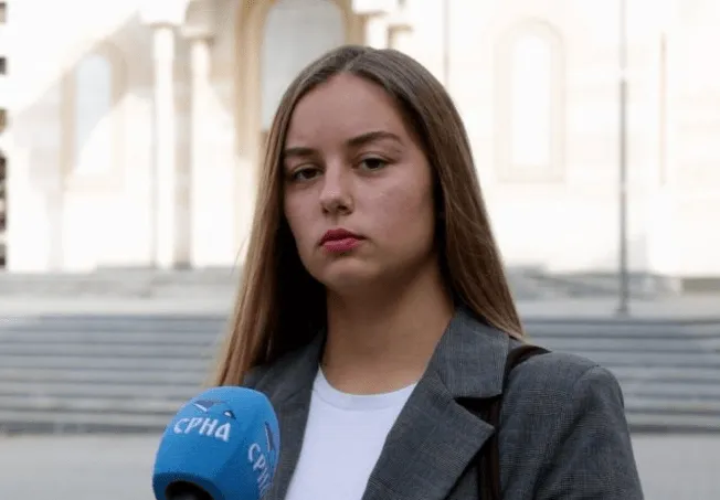 Bivša sarajevska studentica "udomljena" u RS, kaže da nije veličala Mladića