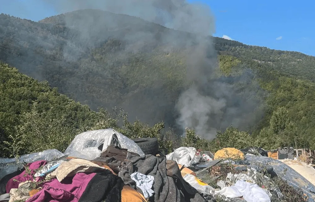 Požar iznad Goražda stavljen pod kontrolu, ali je situacija i dalje ozbiljna