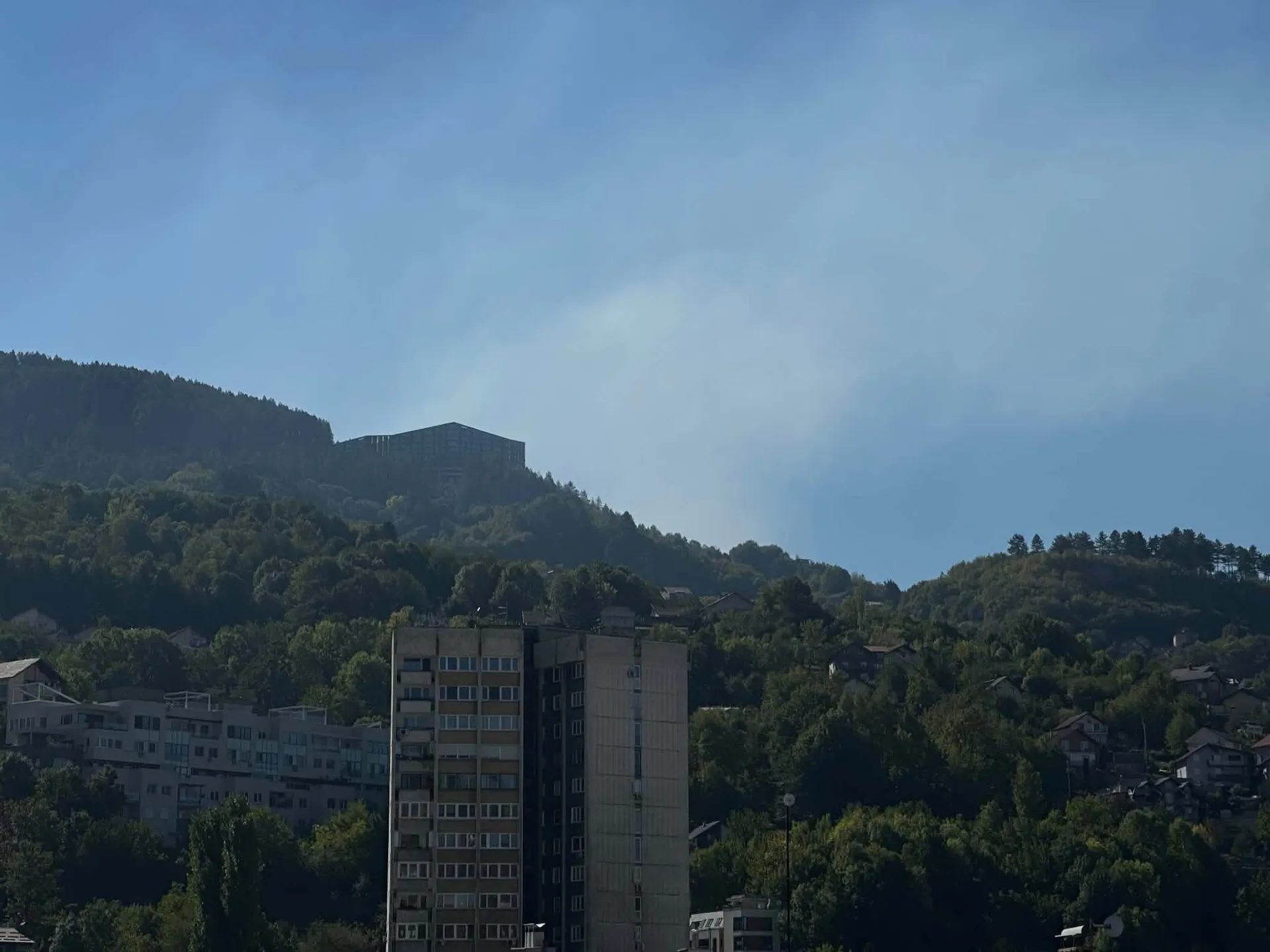 Dim se ponovo nadvio nad Trebevićem, evo šta su nam kazali vatrogasci