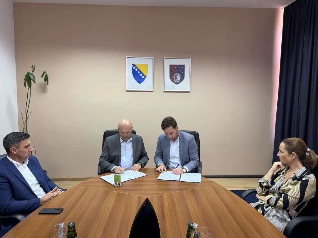 Sindikat i Vlada KS postigli dogovor, ovi radnici dobijaju povećanje plate