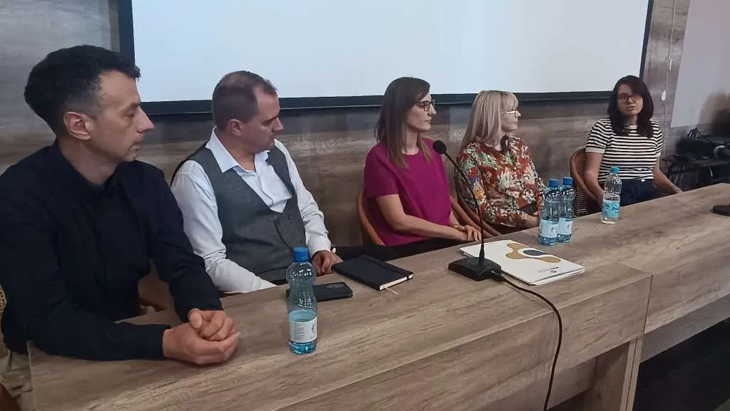 U Mostaru održan seminar o savremenim pristupima podršci djeci s autizmom