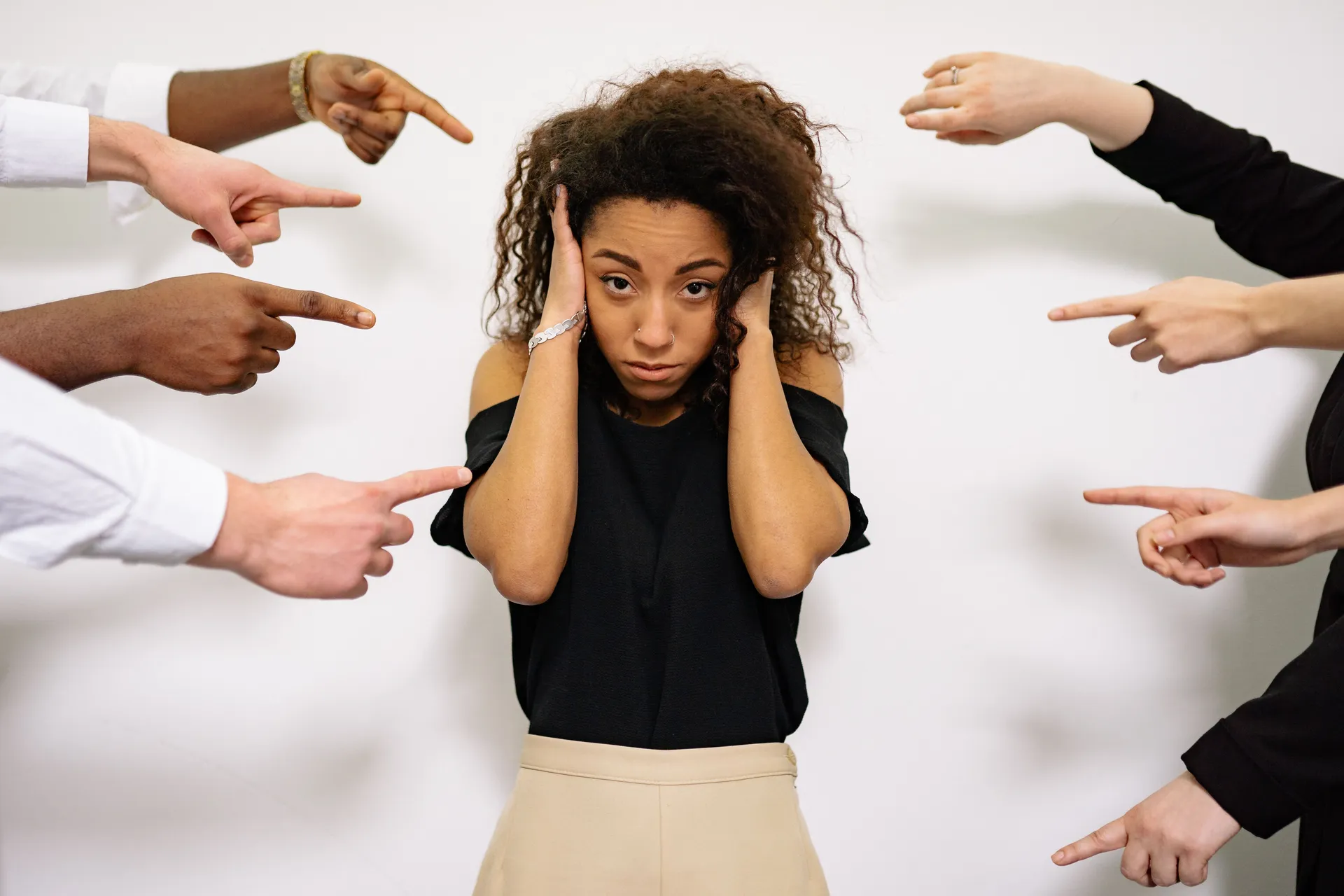 Zašto nas stalno ugađanje drugima iscrpljuje i kako naučiti reći „ne“