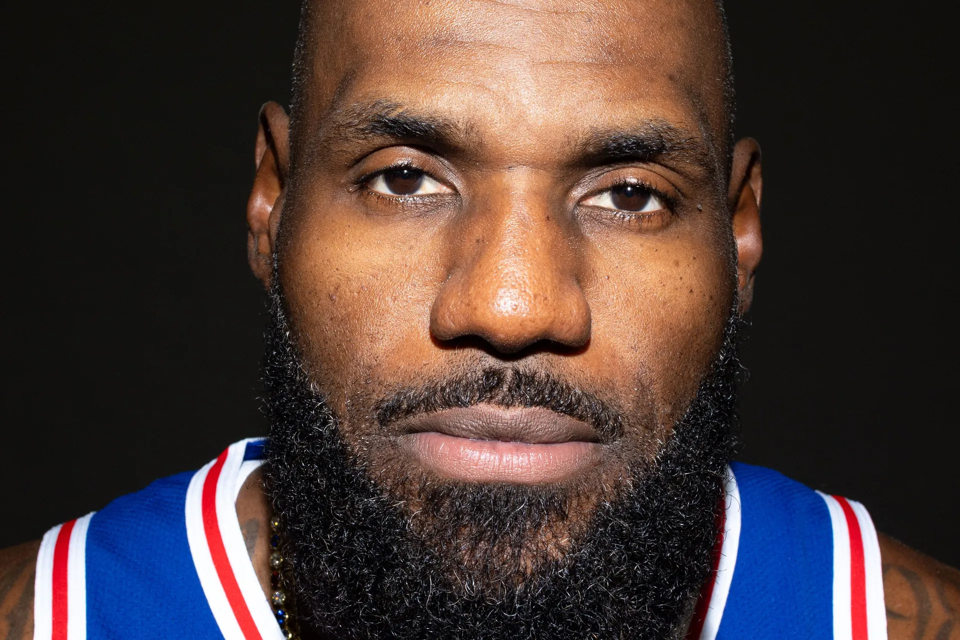 Zašto LeBron James u trening kampu Philadelphia 76ersa nosi dres s brojem 9?