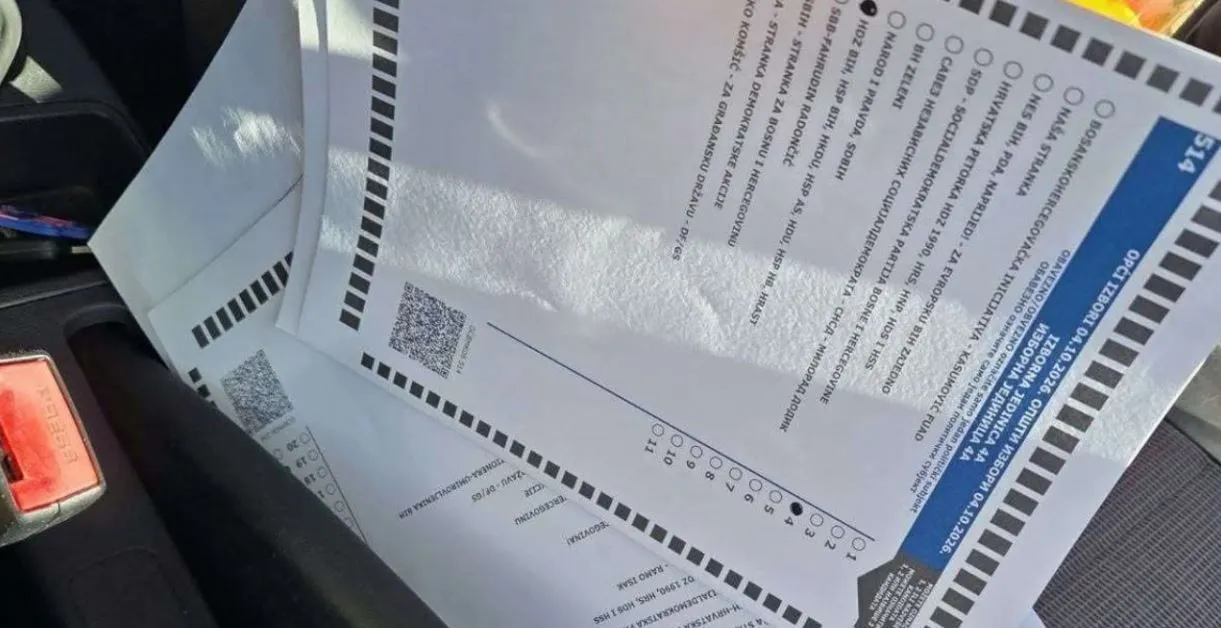 Nevjerovatne scene u bh. gradu, pronađeni ispunjeni glasački listići u vozilu