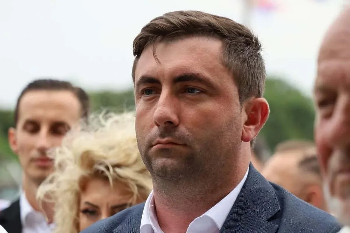 Gradonačelnik Bijeljine Ljubiša Petrović isključen je iz SDS-a