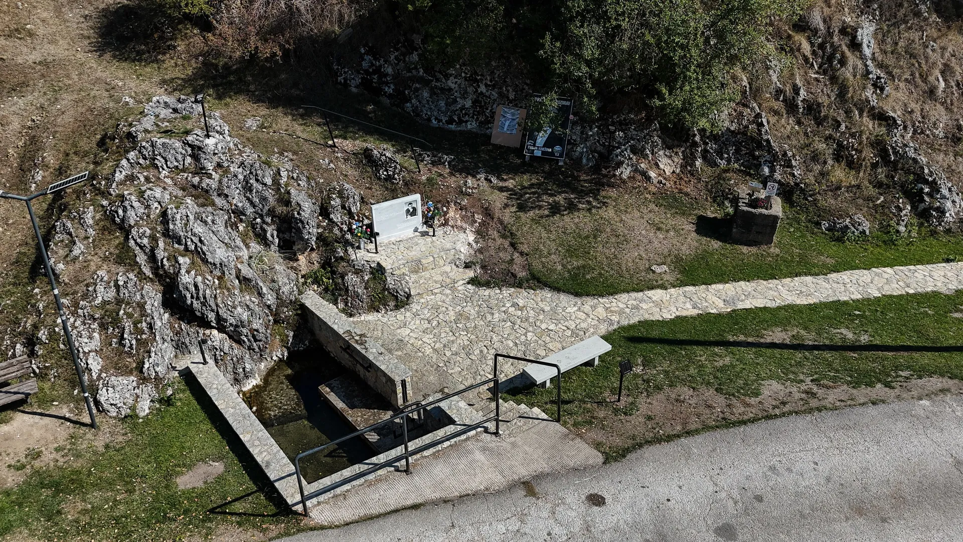 Selo Knežina