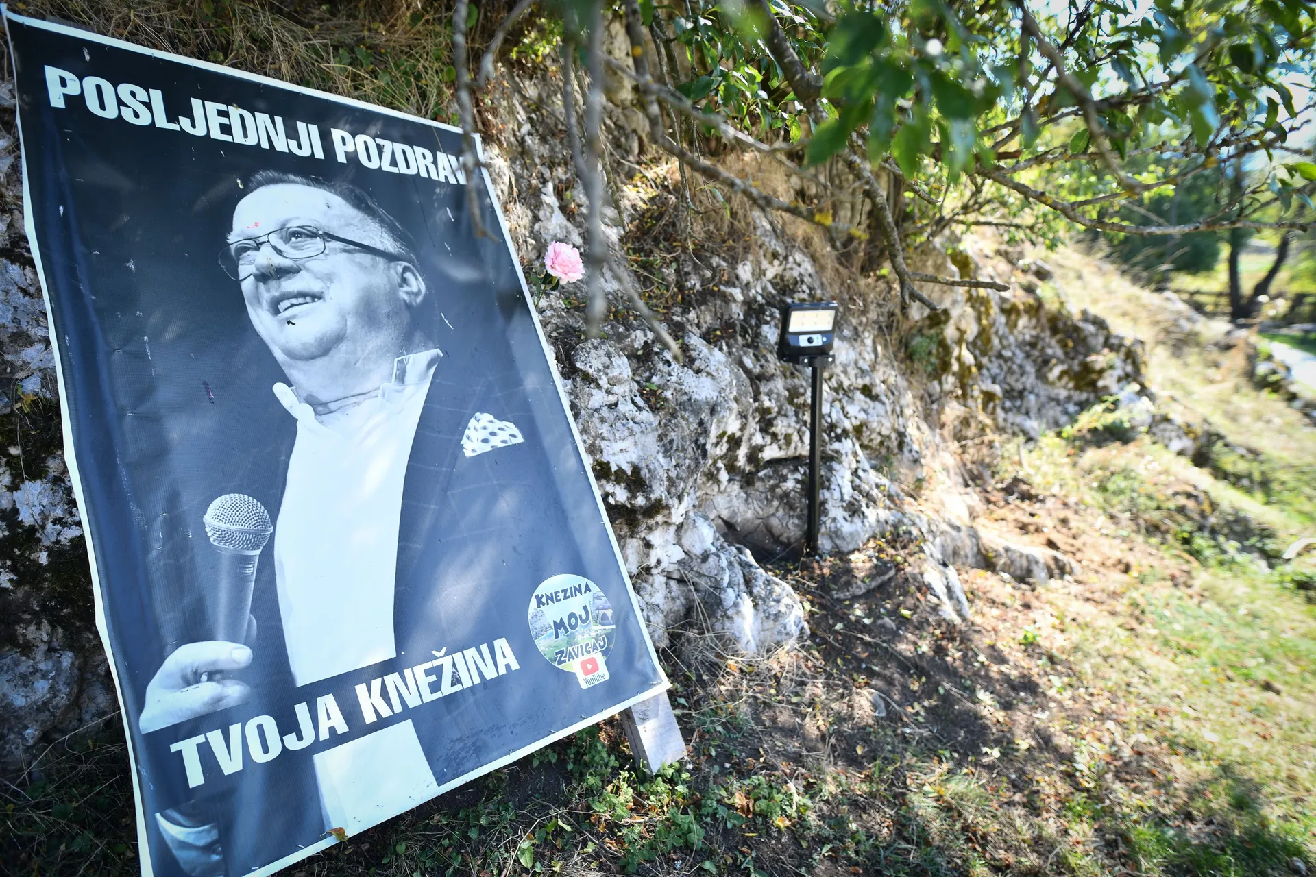 Spomenik Halidu Bešliću na Knežak izvoru