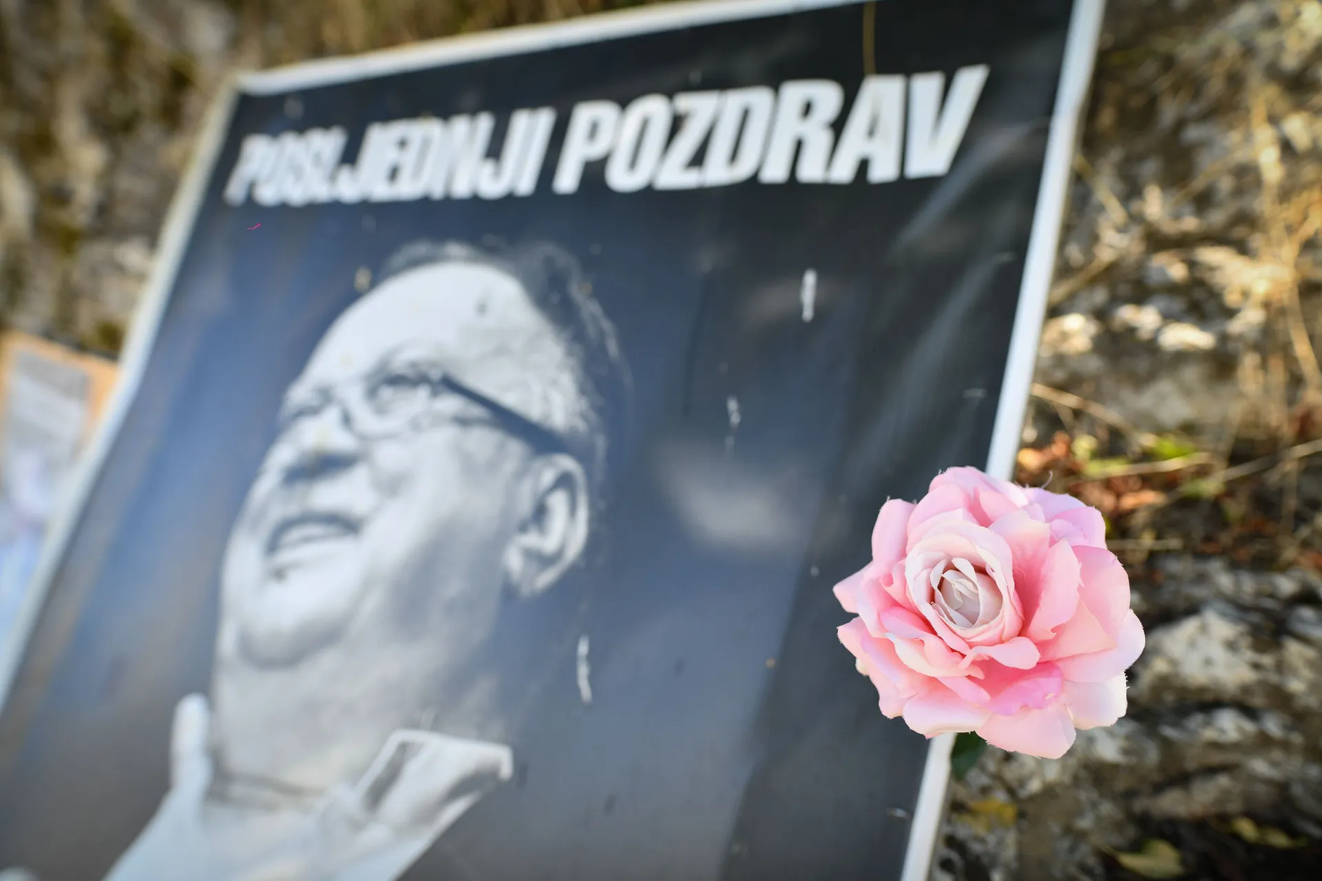 Spomenik Halidu Bešliću na Knežak izvoru