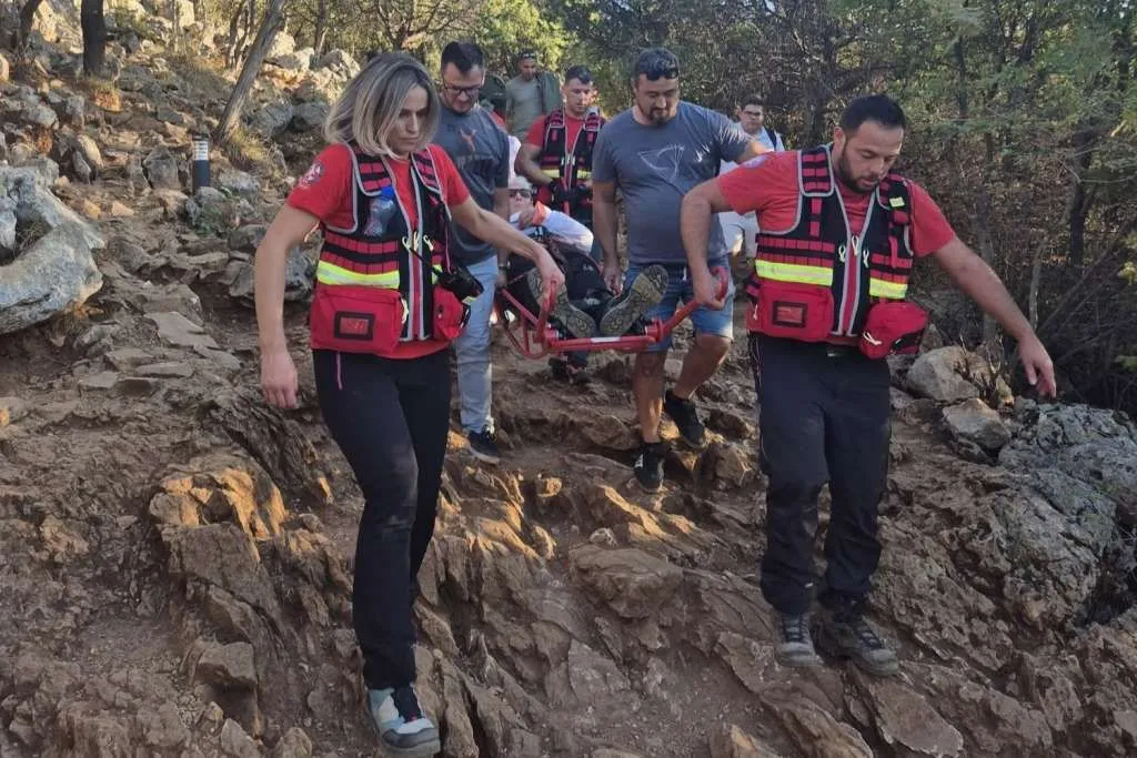 Spasioci paralelno spašavali dvije povrijeđene osobe na Brdu ukazanja