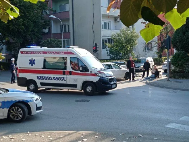Teška saobraćajna nesreća u bh. gradu, automobil udario biciklistu