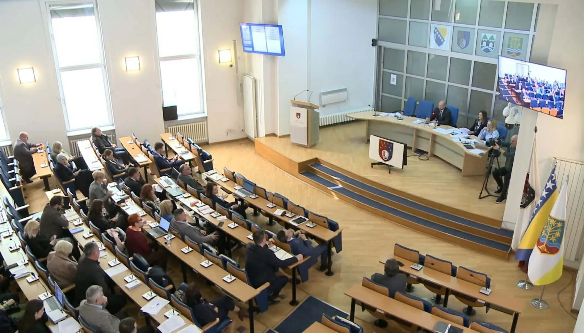 SDA, SBiH i DF preuzimaju Kanton Sarajevo i obaraju Trojku s vlasti