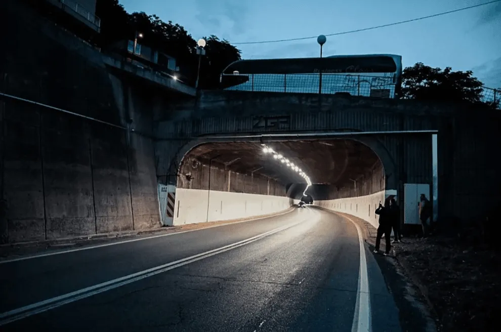 Tunel Vratnik na ulazu u Sarajevo dobio rasvjetu nakon 40 godina