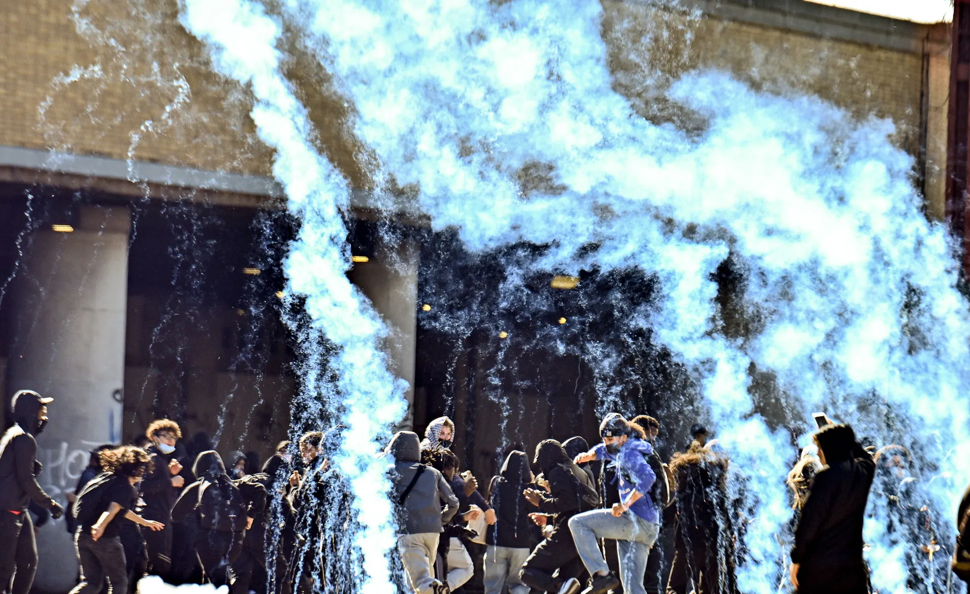 BRISEL, BELGIJA – 12. OKTOBAR: U glavnom gradu Belgije Briselu izbili su sukobi između studenata koji su protestovali protiv budžetskih rezova i reformi u obrazovanju na francuskom jeziku i policije, a uhapšeno je 10 demonstranata, od kojih je devet mlađe