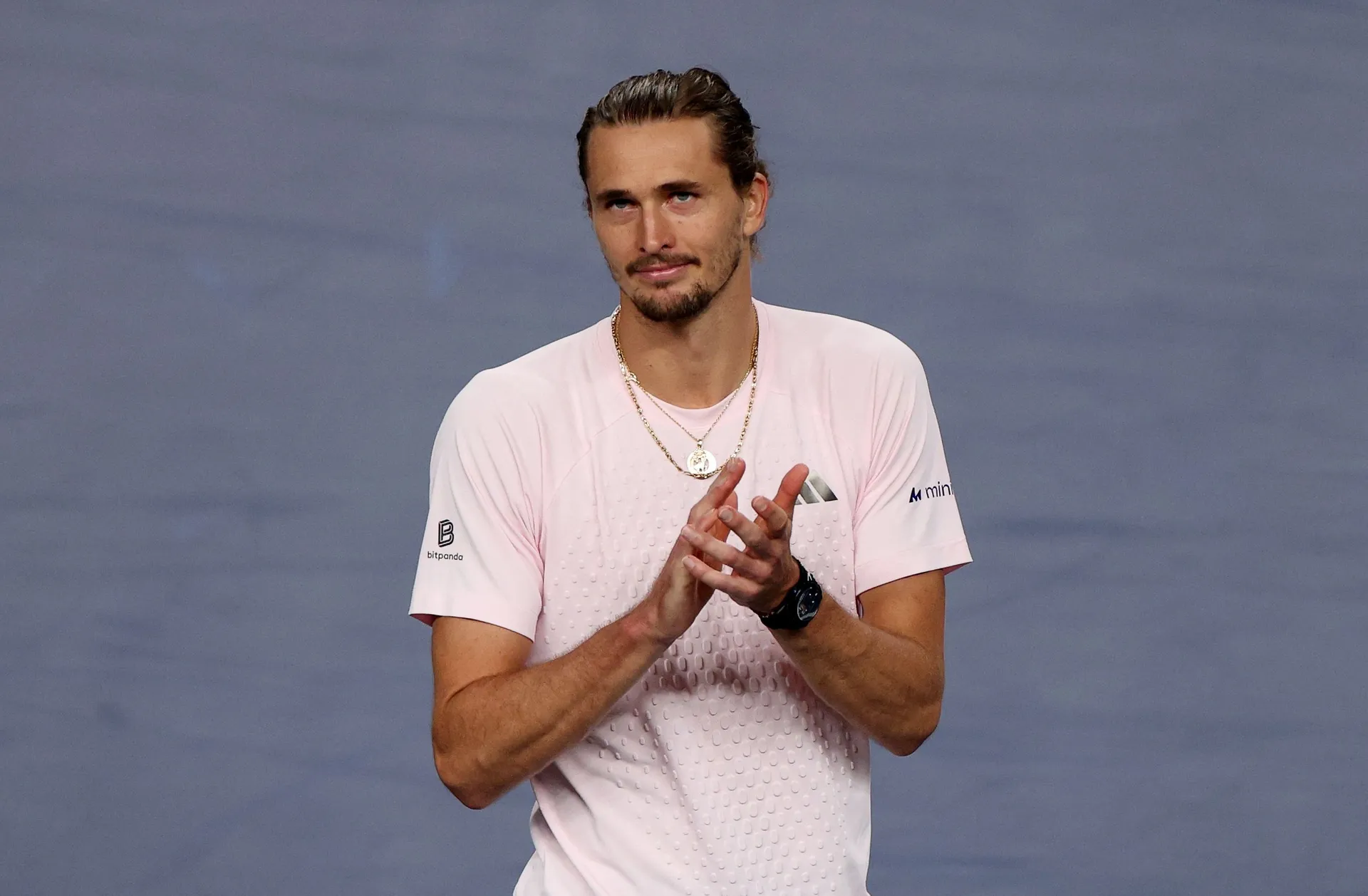 Zverev protutnjao pored De Minaura za plasman u polufinale Shanghaija