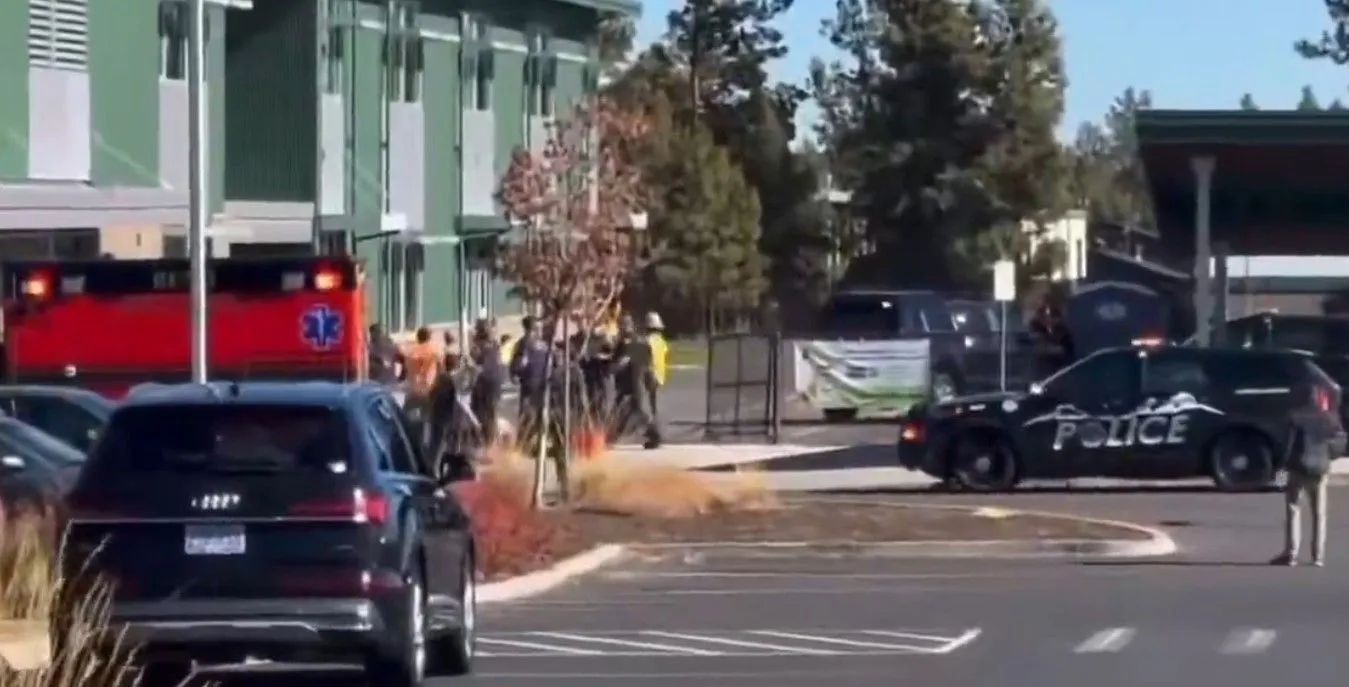 Opsadno stanje u osnovnoj školi u Oregonu, policija ogradila područje