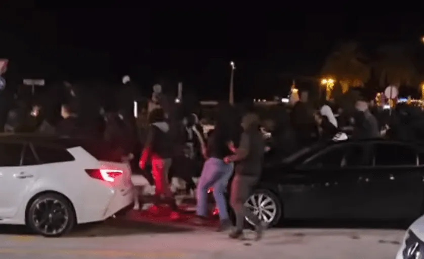 Pune ruke posla za splitsku policiju, Torcida napala navijače Ajaxa na Rivi 