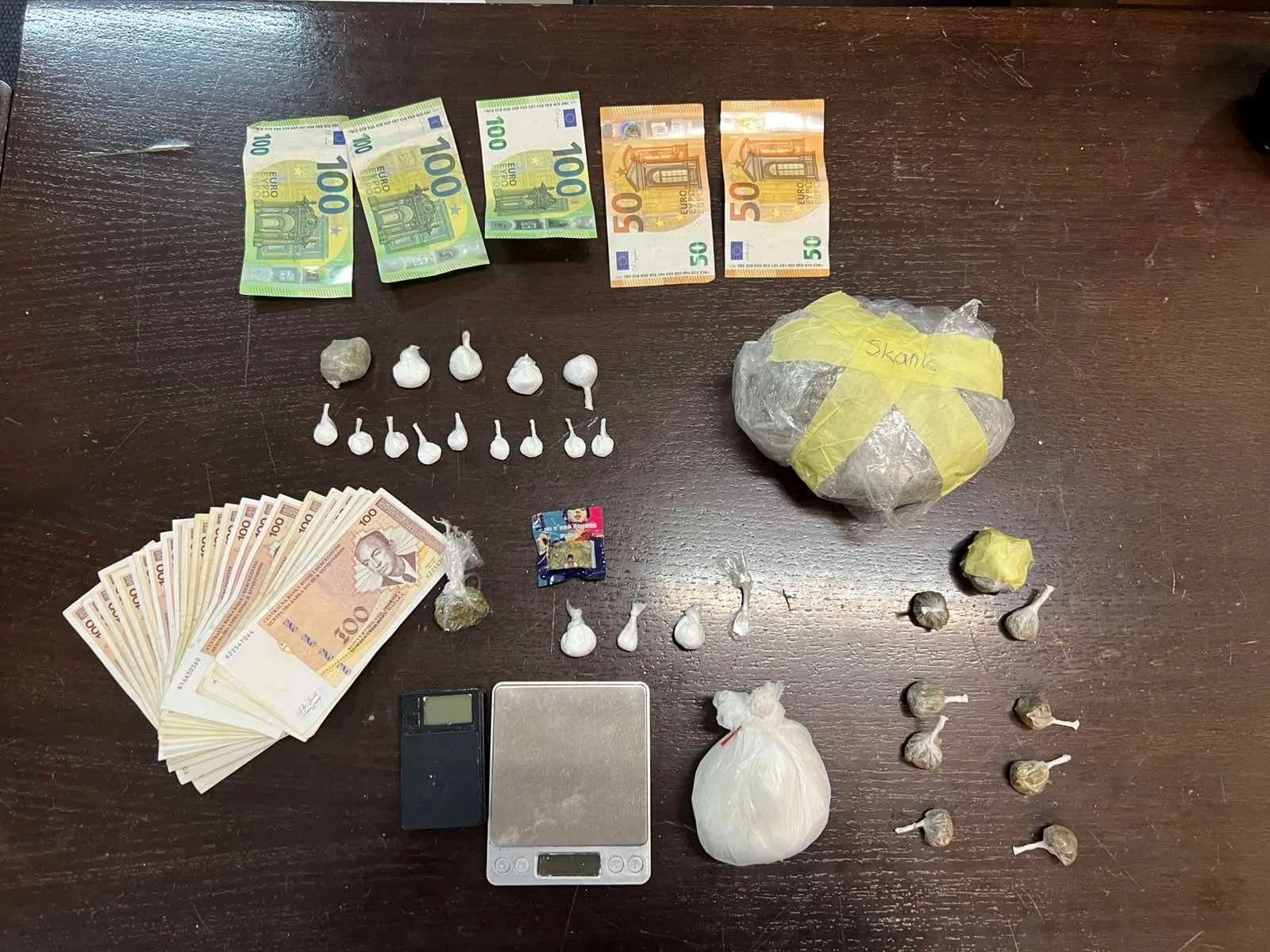 Uhapšen Sarajlija, u pretresu pronađeno više od 30 pakovanja droge