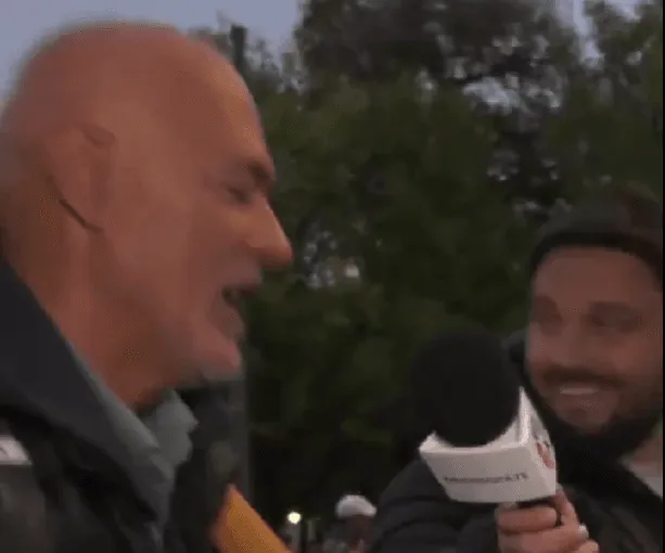 Muškarac porijeklom iz BiH na skupu studenata u Beogradu - "I muslimani pumpaju"