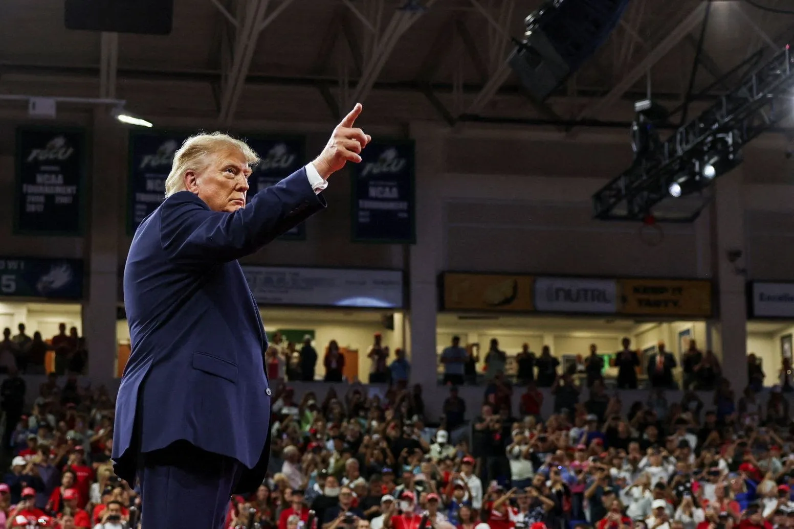 Trump: Kubanci će dići ruke u zrak i predati se, a mi ćemo poslati Marca Rubija