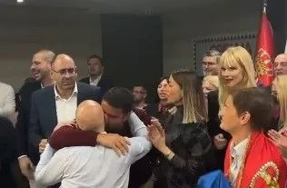 U štabu SNS-a veličali ratnog zločinca Ratka Mladića nakon poraza na izborima