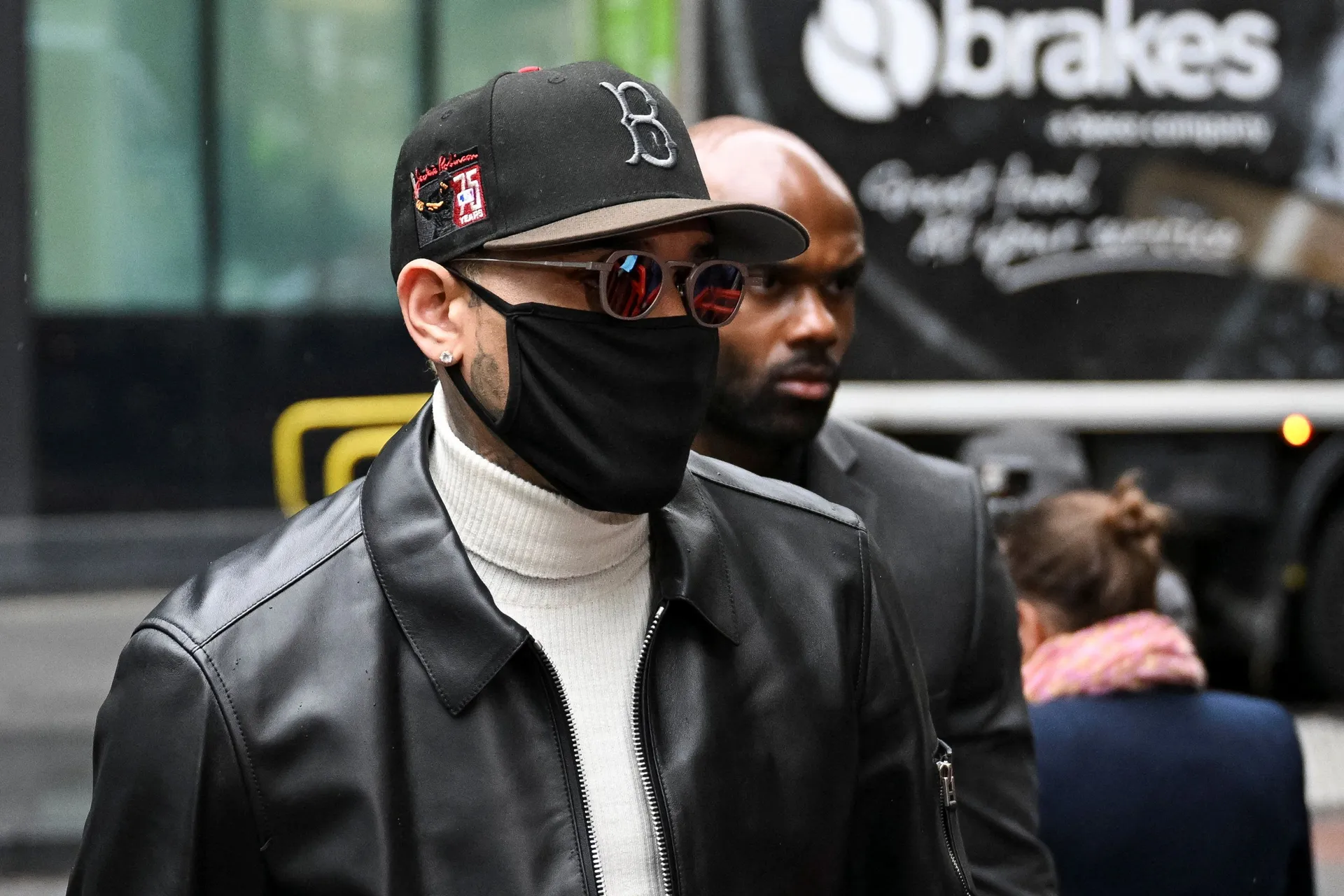 Chris Brown bocom tekile dvaput udario producenta u glavu, izbjegao je zatvor