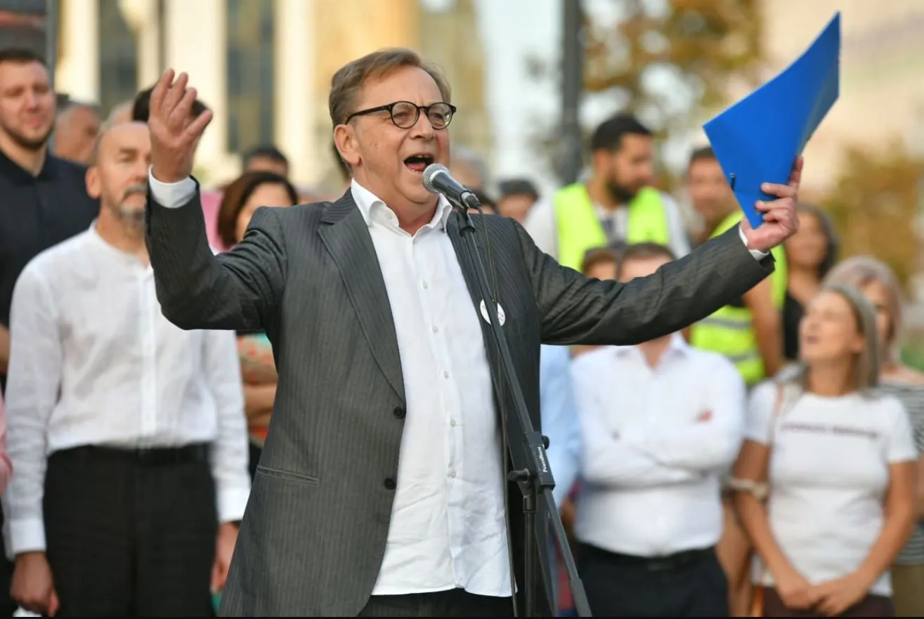 Stanić: Vučić ni nakon poraza nije mogao obuzdati svoju radikalnu prirodu